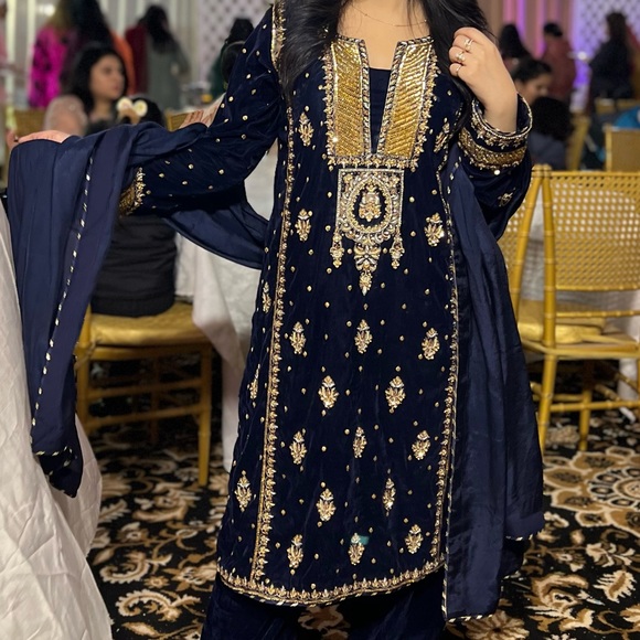 Pakistani Dress Brand New. Worn Once - Picture 4 of 8